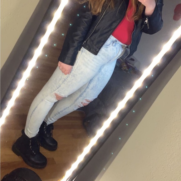 🎈SALE🎈Black boots - Picture 4 of 5